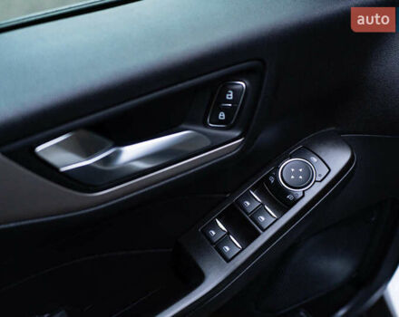 Белый Форд Эскейп, объемом двигателя 2.5 л и пробегом 130 тыс. км за 19700 $, фото 27 на Automoto.ua