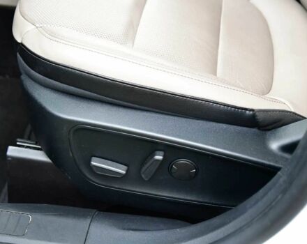 Белый Форд Эскейп, объемом двигателя 2 л и пробегом 81 тыс. км за 12900 $, фото 19 на Automoto.ua