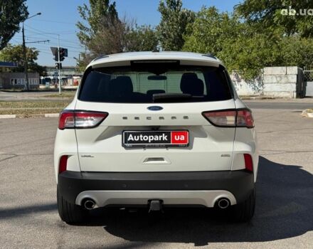 Белый Форд Эскейп, объемом двигателя 2 л и пробегом 88 тыс. км за 19990 $, фото 3 на Automoto.ua