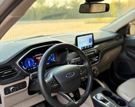 Белый Форд Эскейп, объемом двигателя 2.5 л и пробегом 74 тыс. км за 15600 $, фото 4 на Automoto.ua