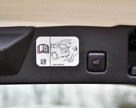 Белый Форд Эскейп, объемом двигателя 2 л и пробегом 81 тыс. км за 12900 $, фото 7 на Automoto.ua