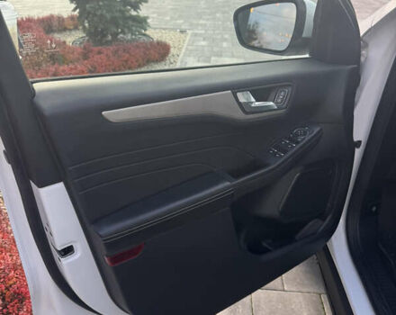 Белый Форд Эскейп, объемом двигателя 2.5 л и пробегом 60 тыс. км за 21000 $, фото 40 на Automoto.ua