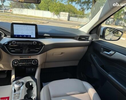 Белый Форд Эскейп, объемом двигателя 2 л и пробегом 88 тыс. км за 19990 $, фото 18 на Automoto.ua