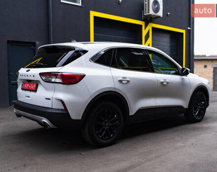 Белый Форд Эскейп, объемом двигателя 2.5 л и пробегом 130 тыс. км за 19700 $, фото 4 на Automoto.ua