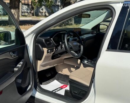 Белый Форд Эскейп, объемом двигателя 2 л и пробегом 88 тыс. км за 19990 $, фото 13 на Automoto.ua