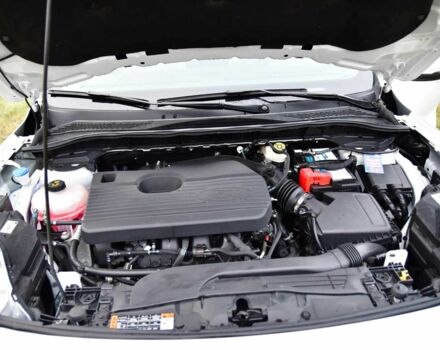 Белый Форд Эскейп, объемом двигателя 2 л и пробегом 81 тыс. км за 12900 $, фото 9 на Automoto.ua