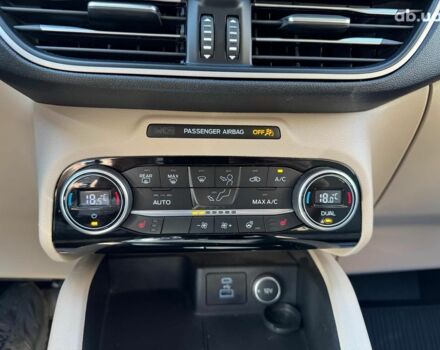 Белый Форд Эскейп, объемом двигателя 2 л и пробегом 88 тыс. км за 19990 $, фото 30 на Automoto.ua