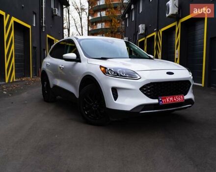Белый Форд Эскейп, объемом двигателя 2.5 л и пробегом 130 тыс. км за 19700 $, фото 1 на Automoto.ua