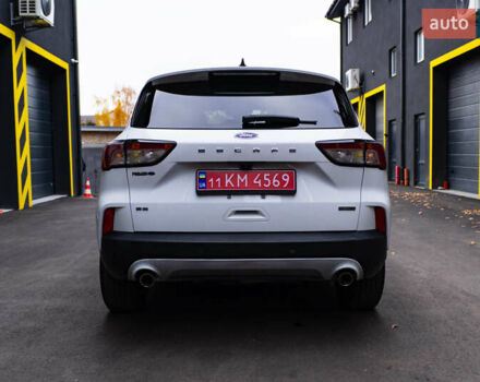 Белый Форд Эскейп, объемом двигателя 2.5 л и пробегом 130 тыс. км за 19700 $, фото 5 на Automoto.ua