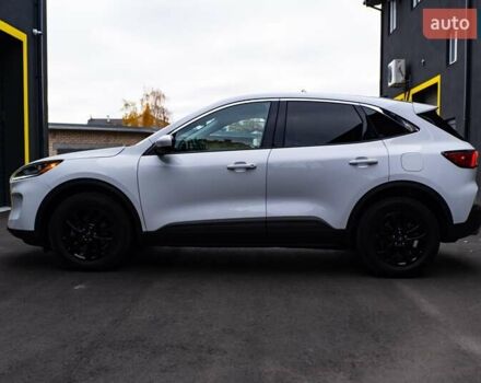 Белый Форд Эскейп, объемом двигателя 2.5 л и пробегом 130 тыс. км за 19700 $, фото 7 на Automoto.ua