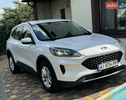 Білий Форд Ескейп, об'ємом двигуна 1.5 л та пробігом 56 тис. км за 15000 $, фото 3 на Automoto.ua