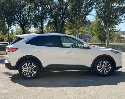 Белый Форд Эскейп, объемом двигателя 2 л и пробегом 88 тыс. км за 19990 $, фото 5 на Automoto.ua