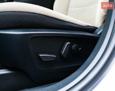 Белый Форд Эскейп, объемом двигателя 2.5 л и пробегом 130 тыс. км за 19700 $, фото 25 на Automoto.ua