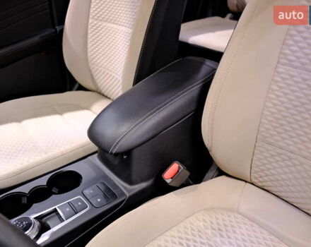 Белый Форд Эскейп, объемом двигателя 1.5 л и пробегом 127 тыс. км за 16900 $, фото 16 на Automoto.ua