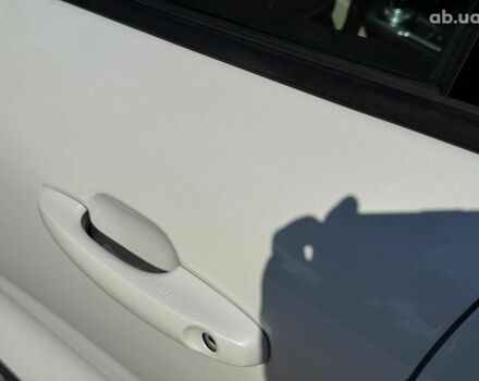 Белый Форд Эскейп, объемом двигателя 2 л и пробегом 88 тыс. км за 19990 $, фото 10 на Automoto.ua