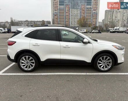 Белый Форд Эскейп, объемом двигателя 2.49 л и пробегом 62 тыс. км за 30000 $, фото 3 на Automoto.ua