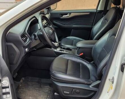 Белый Форд Эскейп, объемом двигателя 1.5 л и пробегом 100 тыс. км за 18350 $, фото 13 на Automoto.ua