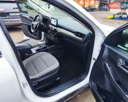 Белый Форд Эскейп, объемом двигателя 1.5 л и пробегом 93 тыс. км за 15700 $, фото 15 на Automoto.ua