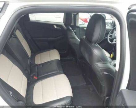 Белый Форд Эскейп, объемом двигателя 2.5 л и пробегом 73 тыс. км за 5000 $, фото 7 на Automoto.ua