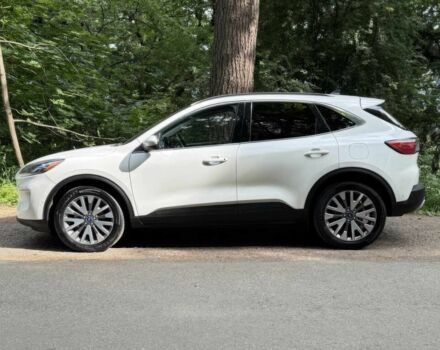 Белый Форд Эскейп, объемом двигателя 2 л и пробегом 17 тыс. км за 12400 $, фото 4 на Automoto.ua