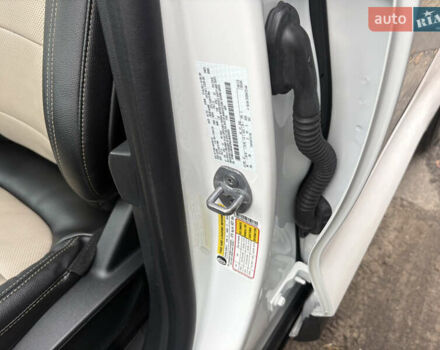 Белый Форд Эскейп, объемом двигателя 2.49 л и пробегом 62 тыс. км за 30000 $, фото 18 на Automoto.ua