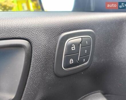 Белый Форд Эскейп, объемом двигателя 2.5 л и пробегом 166 тыс. км за 23900 $, фото 19 на Automoto.ua