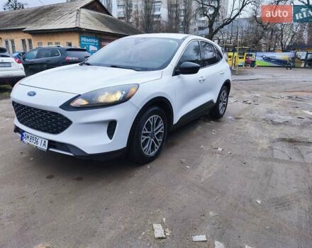 Белый Форд Эскейп, объемом двигателя 1.5 л и пробегом 93 тыс. км за 15700 $, фото 2 на Automoto.ua