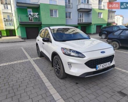 Белый Форд Эскейп, объемом двигателя 2.5 л и пробегом 166 тыс. км за 23900 $, фото 1 на Automoto.ua