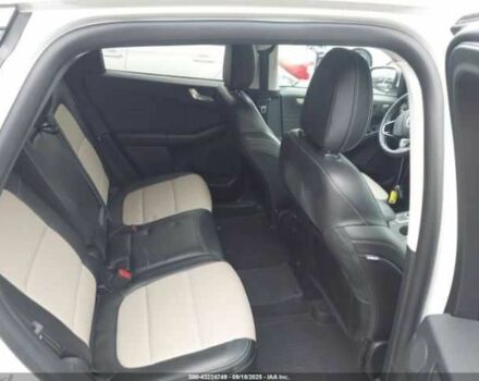 Белый Форд Эскейп, объемом двигателя 2.5 л и пробегом 70 тыс. км за 6000 $, фото 7 на Automoto.ua