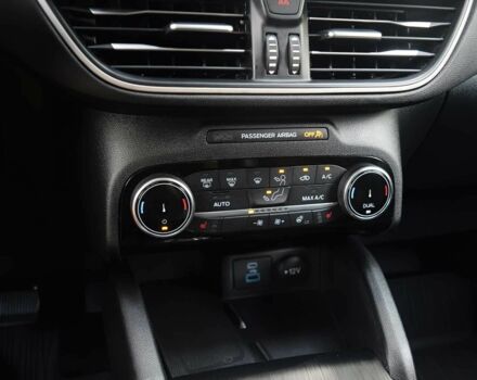 Білий Форд Ескейп, об'ємом двигуна 1.5 л та пробігом 17 тис. км за 4900 $, фото 8 на Automoto.ua