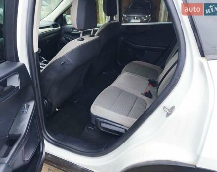 Белый Форд Эскейп, объемом двигателя 1.5 л и пробегом 93 тыс. км за 15700 $, фото 11 на Automoto.ua