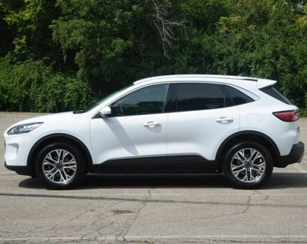 Білий Форд Ескейп, об'ємом двигуна 1.5 л та пробігом 17 тис. км за 4900 $, фото 5 на Automoto.ua