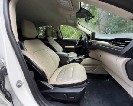 Белый Форд Эскейп, объемом двигателя 2 л и пробегом 17 тыс. км за 12400 $, фото 9 на Automoto.ua