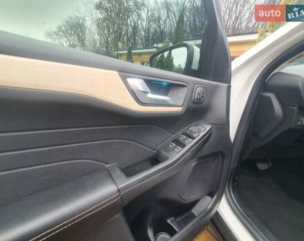 Белый Форд Эскейп, объемом двигателя 2.5 л и пробегом 15 тыс. км за 24500 $, фото 13 на Automoto.ua