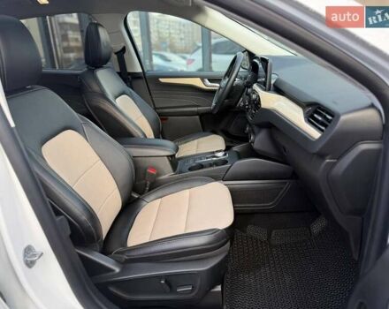 Білий Форд Ескейп, об'ємом двигуна 2.49 л та пробігом 63 тис. км за 30990 $, фото 12 на Automoto.ua