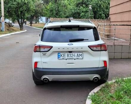 Белый Форд Эскейп, объемом двигателя 1.5 л и пробегом 100 тыс. км за 18350 $, фото 2 на Automoto.ua