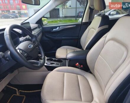 Белый Форд Эскейп, объемом двигателя 2.5 л и пробегом 166 тыс. км за 23900 $, фото 17 на Automoto.ua