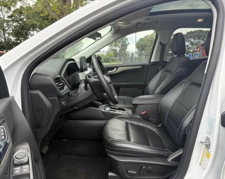 Білий Форд Ескейп, об'ємом двигуна 1.5 л та пробігом 12 тис. км за 13600 $, фото 9 на Automoto.ua