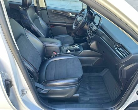 Білий Форд Ескейп, об'ємом двигуна 2 л та пробігом 28 тис. км за 9000 $, фото 12 на Automoto.ua