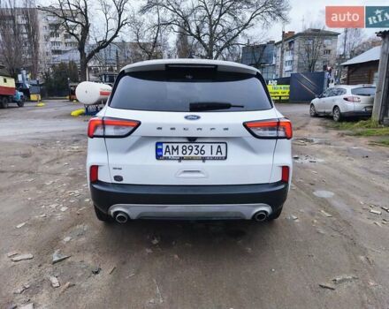 Белый Форд Эскейп, объемом двигателя 1.5 л и пробегом 93 тыс. км за 15700 $, фото 3 на Automoto.ua