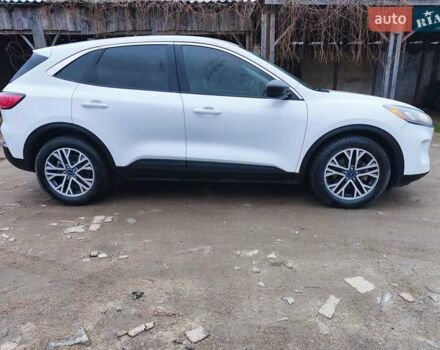 Белый Форд Эскейп, объемом двигателя 1.5 л и пробегом 93 тыс. км за 15700 $, фото 4 на Automoto.ua