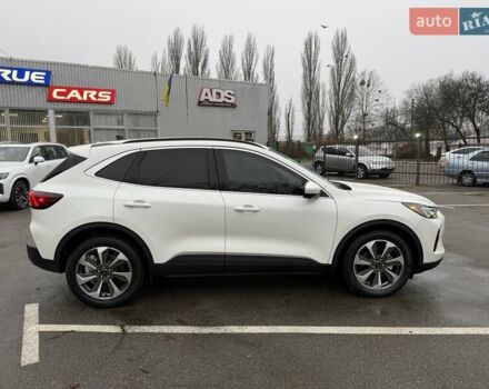 Білий Форд Ескейп, об'ємом двигуна 2.5 л та пробігом 23 тис. км за 27900 $, фото 1 на Automoto.ua