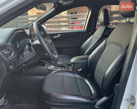 Білий Форд Ескейп, об'ємом двигуна 1.5 л та пробігом 14 тис. км за 17900 $, фото 9 на Automoto.ua