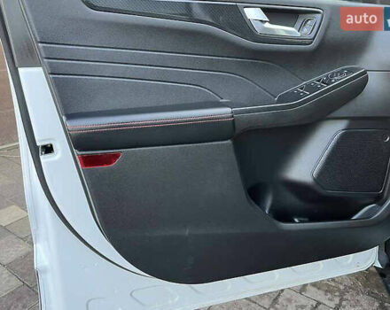 Білий Форд Ескейп, об'ємом двигуна 1.5 л та пробігом 14 тис. км за 17900 $, фото 12 на Automoto.ua