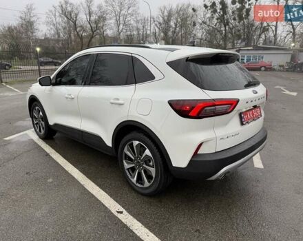 Білий Форд Ескейп, об'ємом двигуна 2.5 л та пробігом 23 тис. км за 27900 $, фото 4 на Automoto.ua