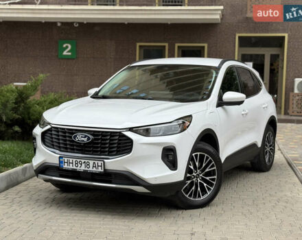 Білий Форд Ескейп, об'ємом двигуна 2.5 л та пробігом 120 тис. км за 26900 $, фото 2 на Automoto.ua