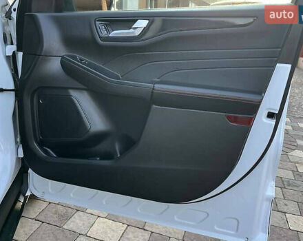 Білий Форд Ескейп, об'ємом двигуна 1.5 л та пробігом 14 тис. км за 17900 $, фото 10 на Automoto.ua