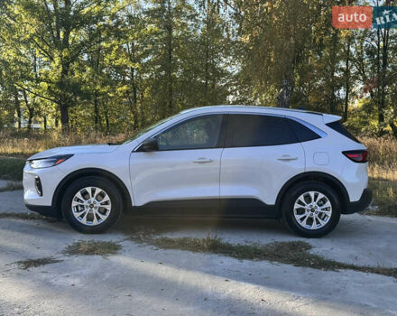 Білий Форд Ескейп, об'ємом двигуна 1.5 л та пробігом 69 тис. км за 20000 $, фото 3 на Automoto.ua