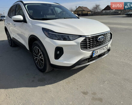 Белый Форд Эскейп, объемом двигателя 0 л и пробегом 10 тыс. км за 27300 $, фото 1 на Automoto.ua