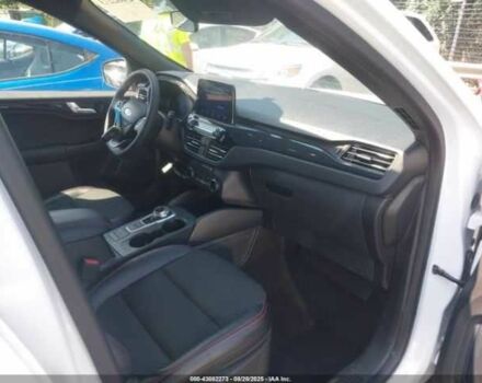 Белый Форд Эскейп, объемом двигателя 2.5 л и пробегом 20 тыс. км за 5000 $, фото 4 на Automoto.ua